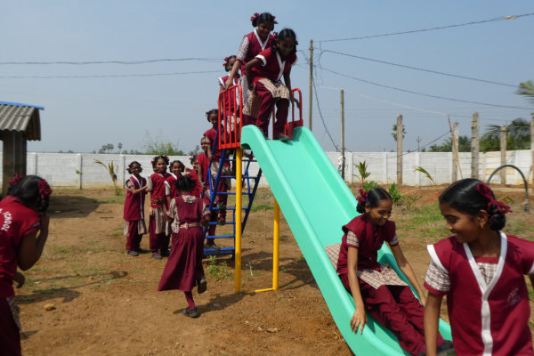 Bonita Rennie visit Nov 2019 children slide